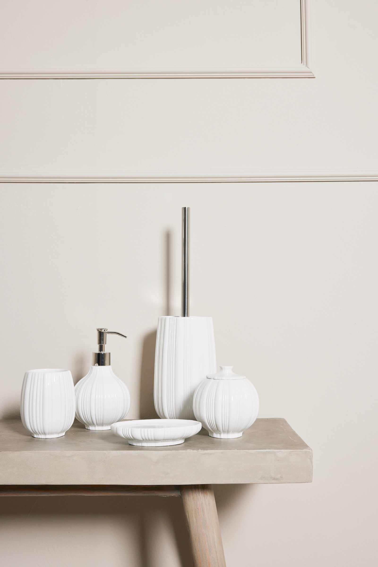 ceramiczne-akcesoria-dodatki-łazienkowe-białe-skandynawski-styl-lene-bjerre-polska-sklep-designbywomen